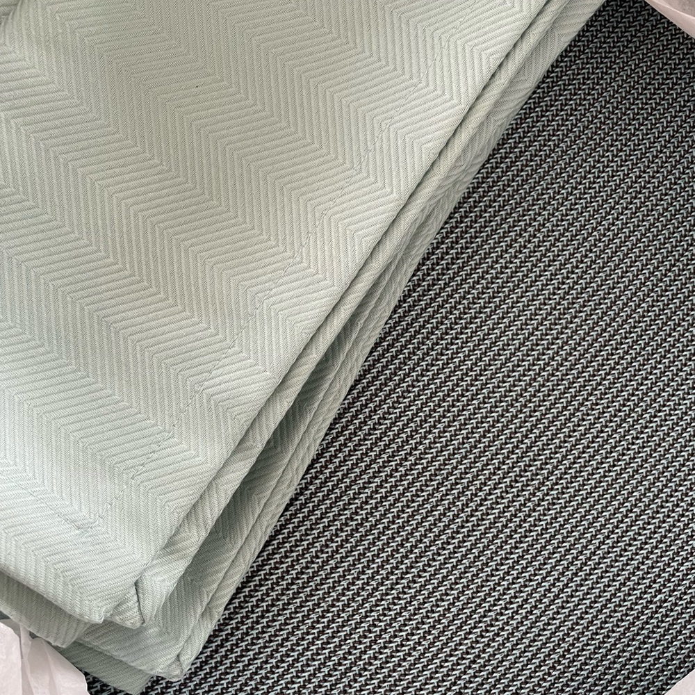 Bundle of 4 NEW Deborah Rhodes Placemats and 4 Juliska Napkins